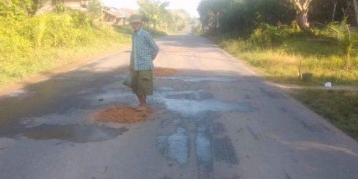 Jalan Simpang Belimbing menuju Simpang 5 Pendopo PALI dalam tahap perbaikan