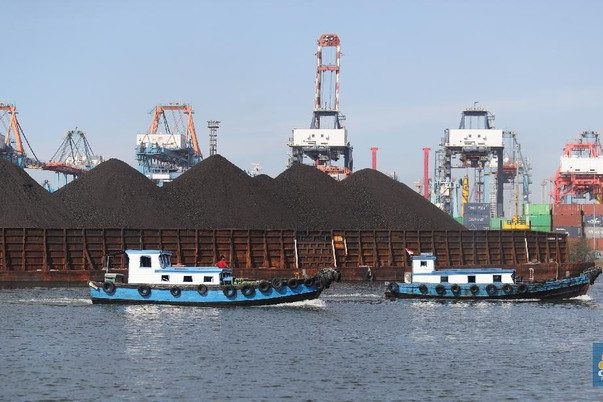 kapal-tongkang-batu-bara-cnbc-indonesiatri-susilo-8_169 Foto: Kapal tongkang Batu Bara (CNBC Indonesia/Tri Susilo)