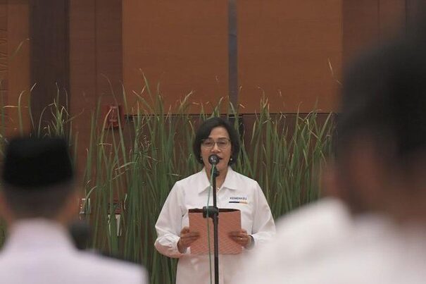 menteri-keuangan-sri-mulyani-saat-mengikuti-upacara-memperingati-hari-kebangkitan-nasional-di-sekolah-boedi-oetomo-5_169