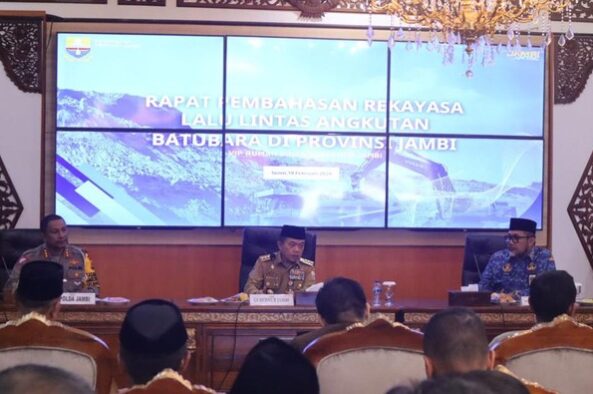 pemprov-jambi-melakukan-rapat-dengan-beberapa-unsur-forkompinda-di-jambi-agar-skema-pembukaan-jalan-umum-bagi-angkutan-batubar_169